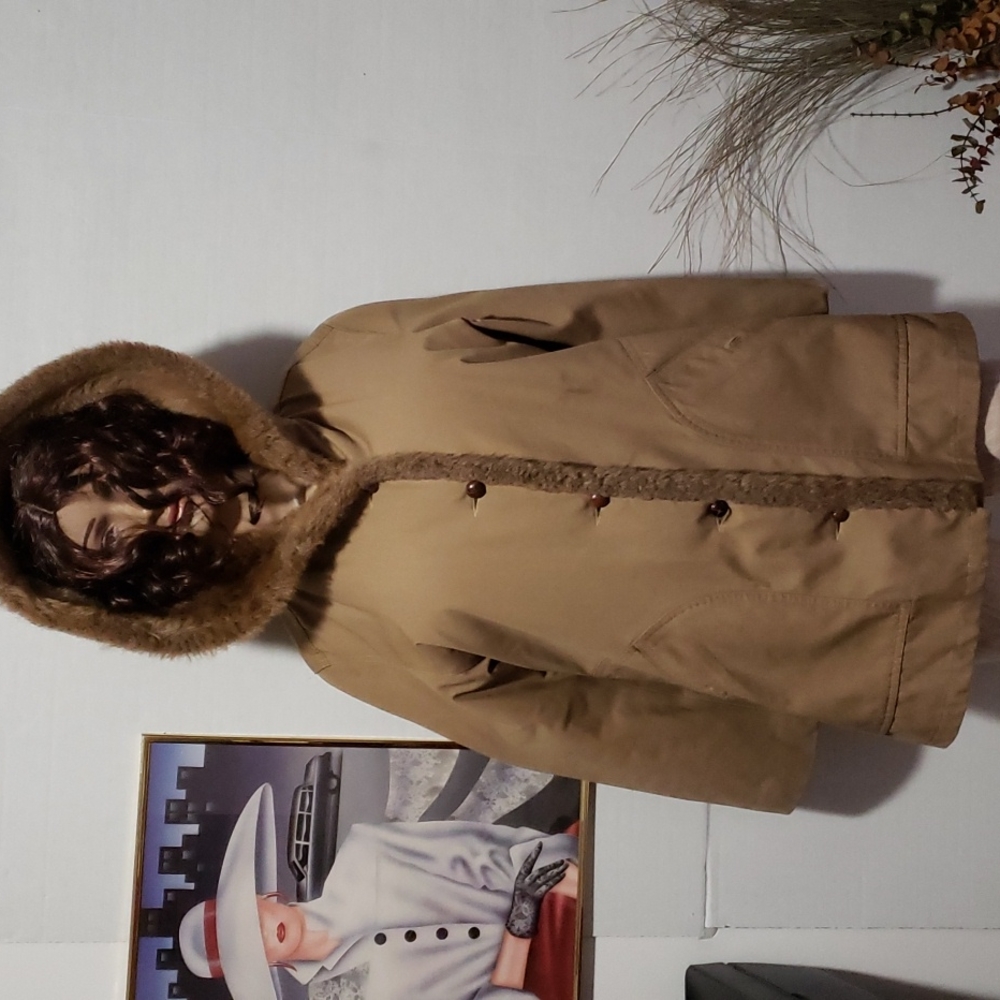 FORECASTER OF BOSTON LUXURY LOOK FUR COAT.